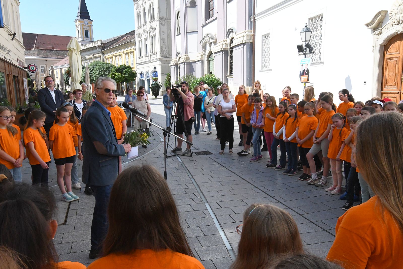 Bemutatkozik az én iskolám – vitrinkiállítás az István Király Általános Iskola diákjainak műveiből